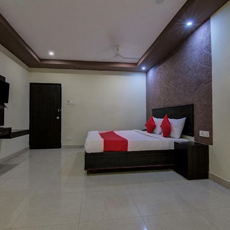 Oyo 16961 Sea Rock Hotell Visakhapatnam Exteriör bild