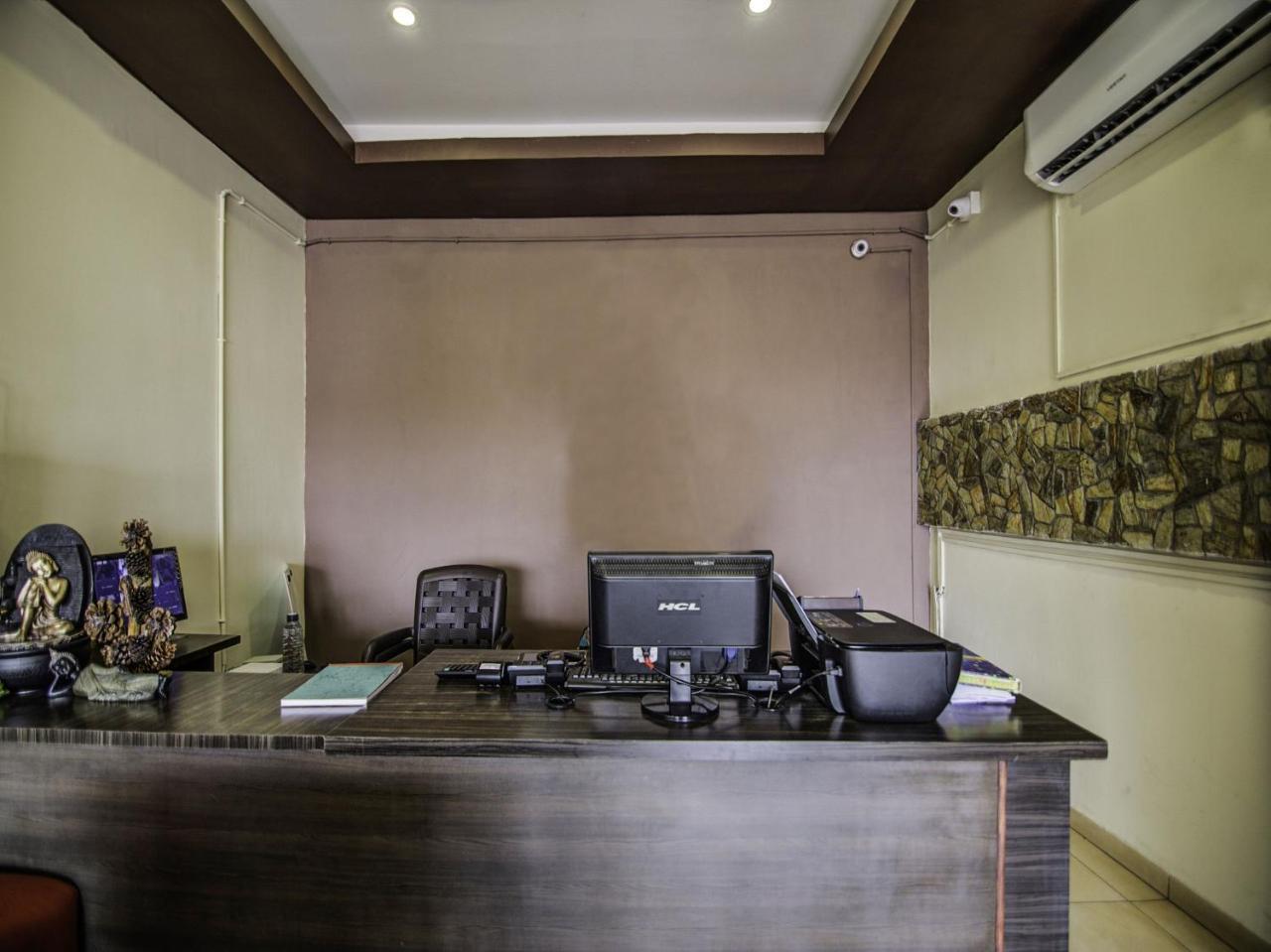 Oyo 16961 Sea Rock Hotell Visakhapatnam Exteriör bild