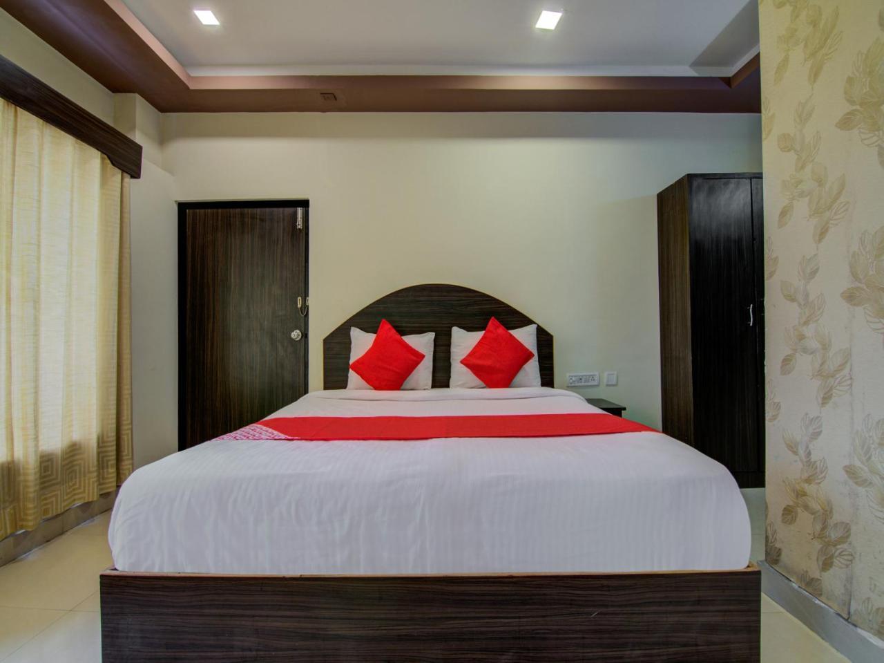 Oyo 16961 Sea Rock Hotell Visakhapatnam Exteriör bild