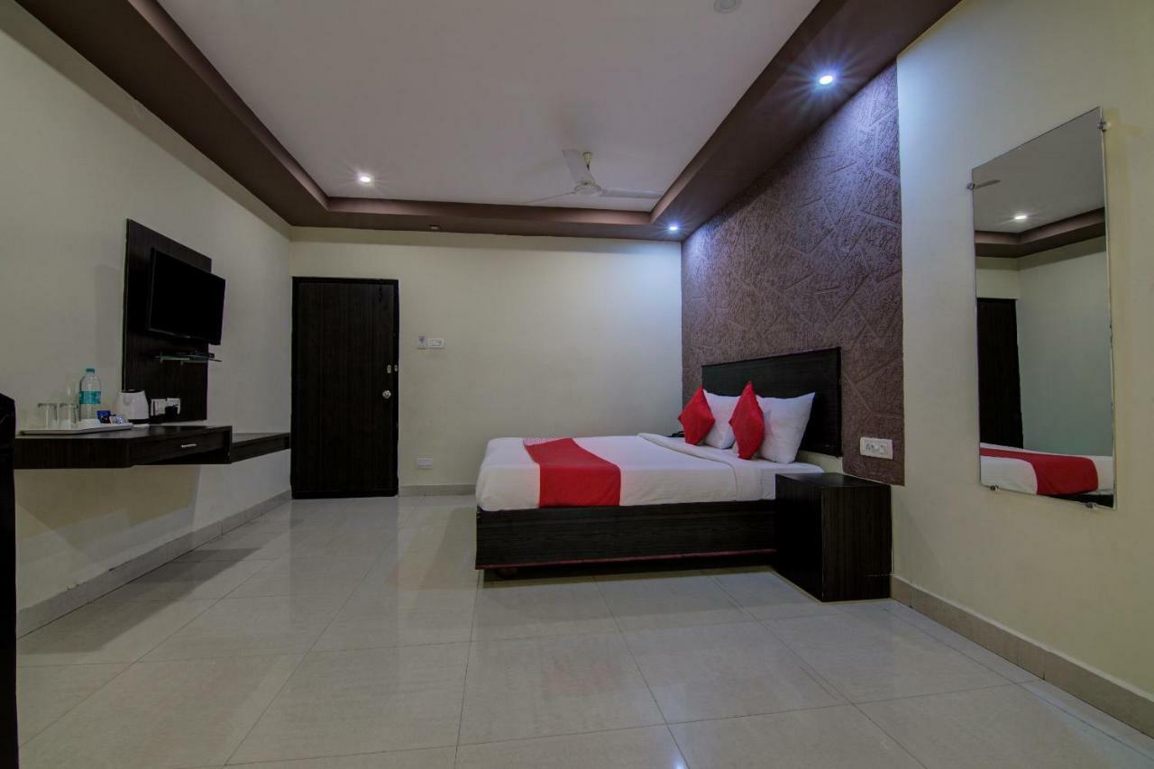 Oyo 16961 Sea Rock Hotell Visakhapatnam Exteriör bild