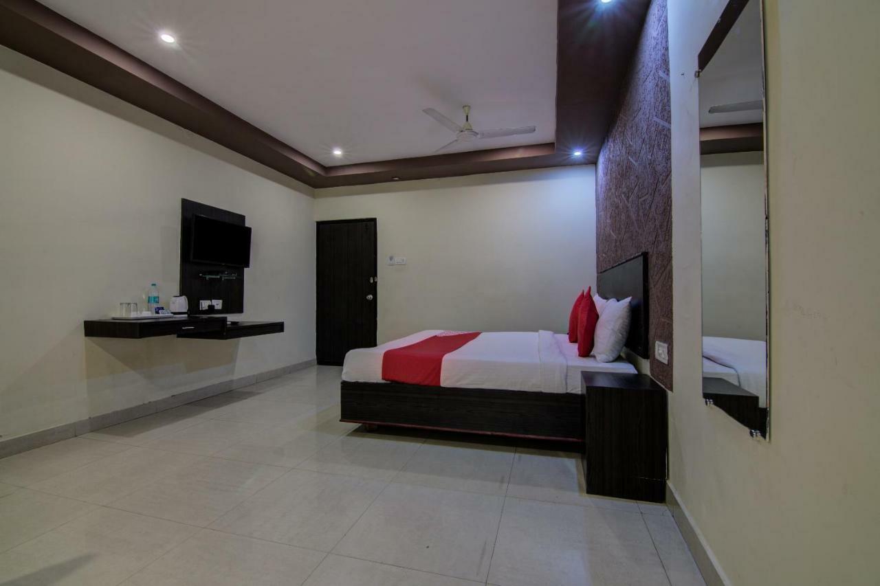 Oyo 16961 Sea Rock Hotell Visakhapatnam Exteriör bild