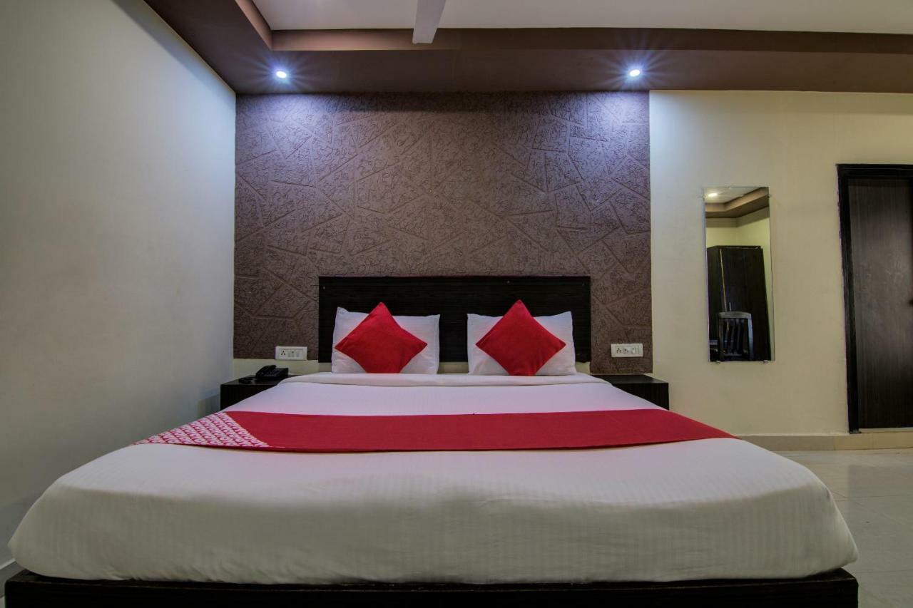Oyo 16961 Sea Rock Hotell Visakhapatnam Exteriör bild